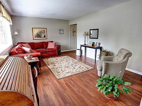 4th image of 7003 Caliente Ct