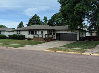 919 W Ash Ave, Mitchell, SD 57301