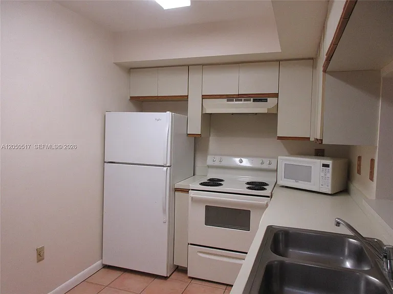 15545 Miami Lakeway N #211 — Photo 9