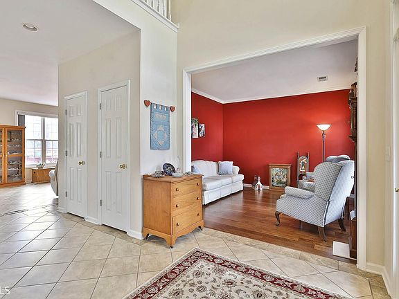3rd image of 298 Dalston Way