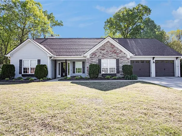 161 Lamar Ln, Hoschton, GA 30548
