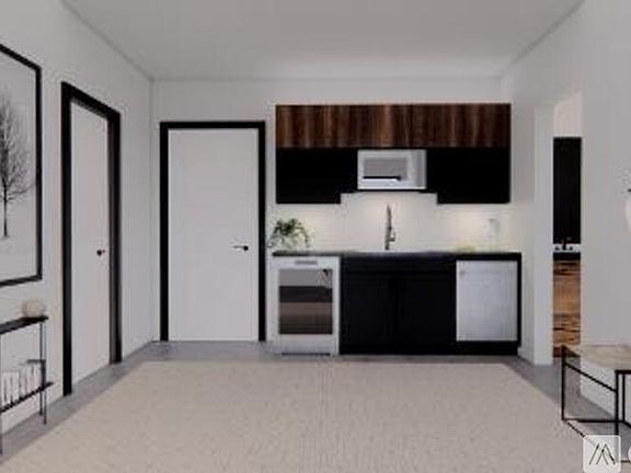 4th image of 100 Iron Horse Way #100B
