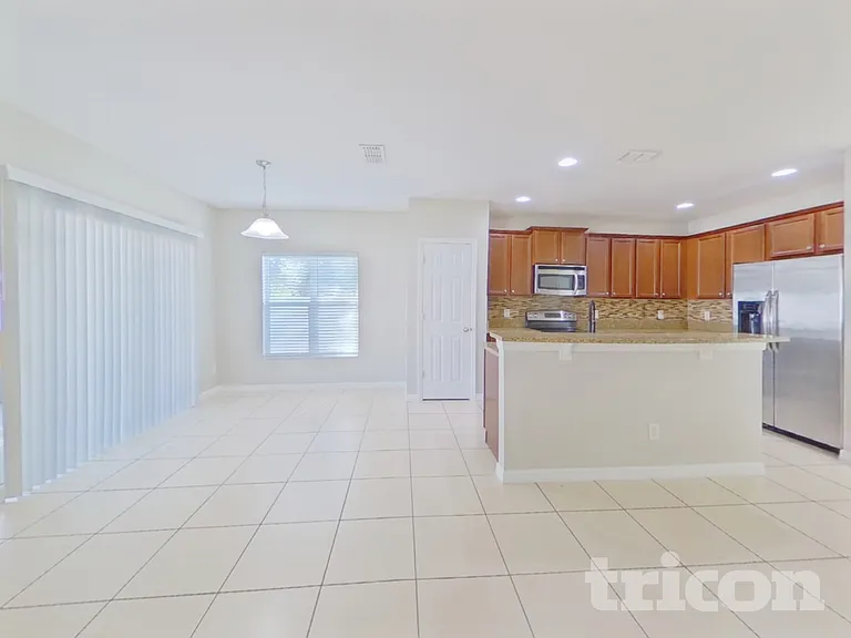 2761 Painted Rock St — Photo 5