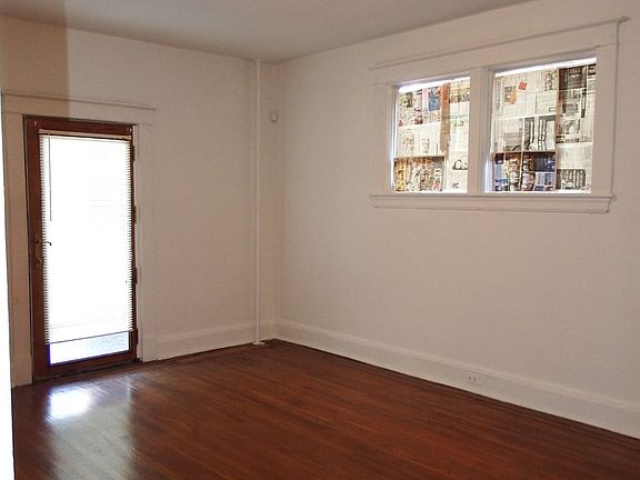 2nd image of 2111 Park Ave APT 4