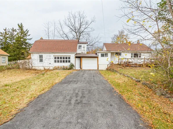 4616 Wildflower Dr, Canandaigua, NY 14424