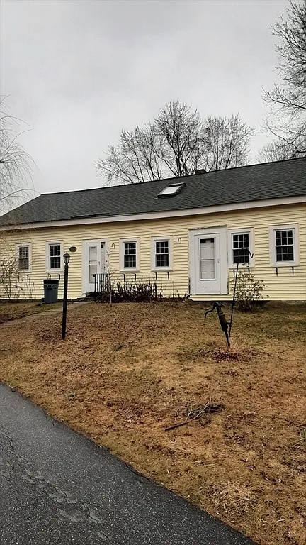 Building Photo - 137 E Main St #1