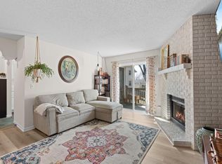3861 Gold Point #B, Eagan, MN 55122