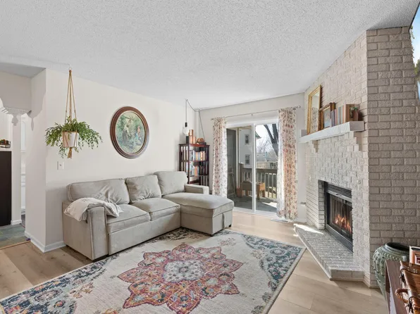 3861 Gold Point #B, Eagan, MN 55122