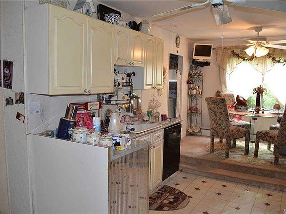 4th image of 10 Catalina Ct