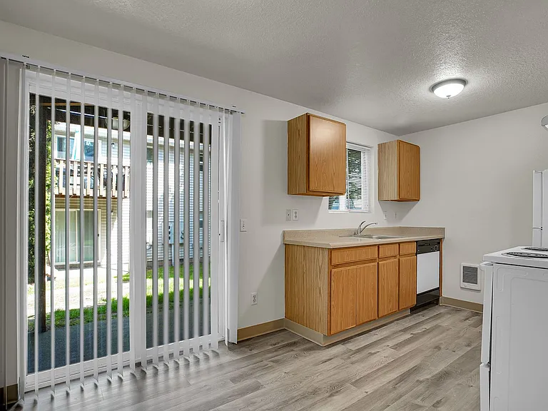 12509 SE Foster Rd — Photo 10