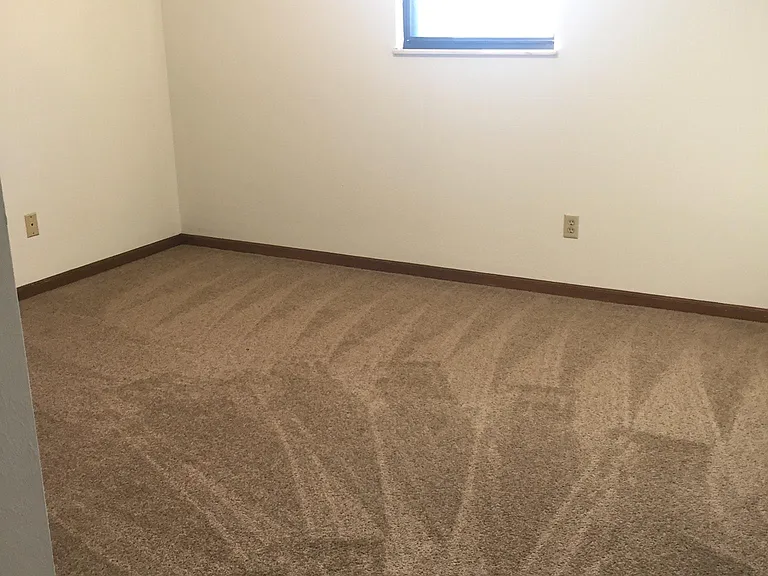 315 East Ln #4 — Photo 3