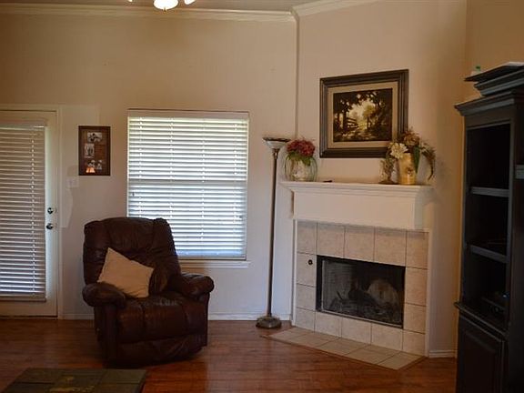 4th image of 2218 97th St