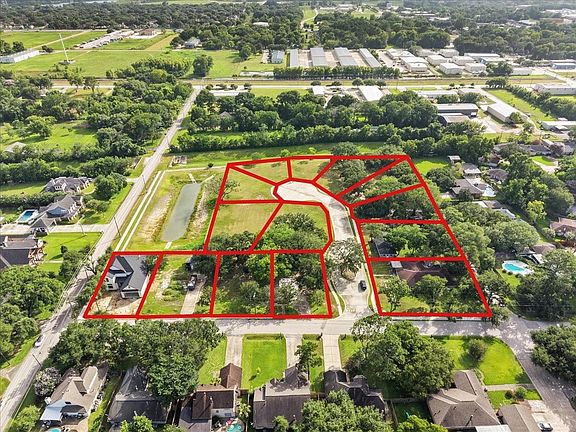 2nd image of 611 Acorn Creek Way