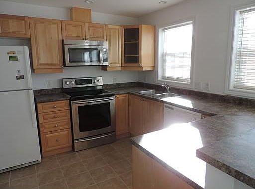 2nd image of 32 Junction St Unit 5