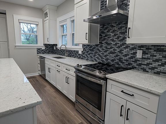 2nd image of 2942 Cortelyou Pl