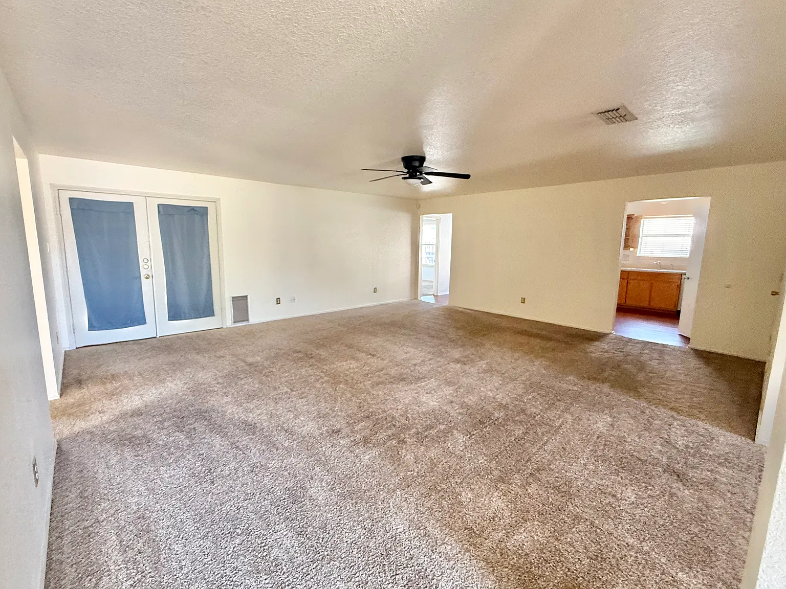 4 bed, 1887 sqft, $1,750 — Photo 2