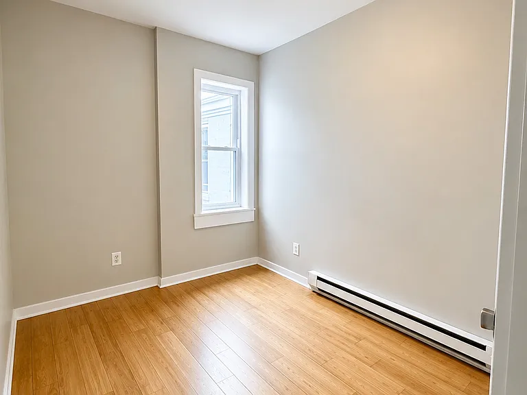 2033 W Oxford St — Photo 21