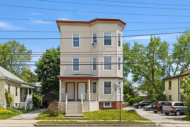 583 Washington Ave #2