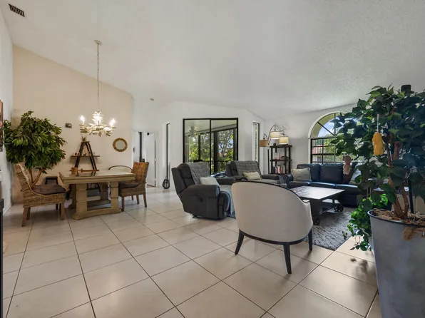 5136 Floria Drive #M, Boynton Beach, FL 33437