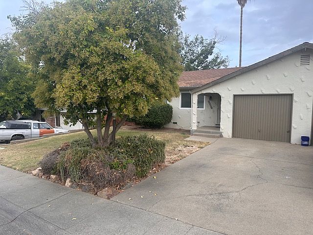 Front Driveway and Garage