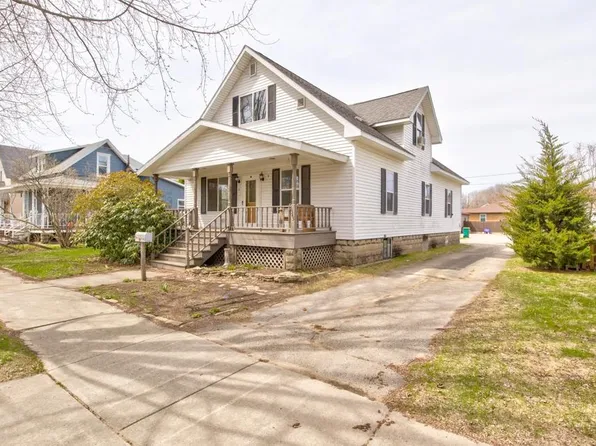 1545 Oakes St, Marinette, WI 54143