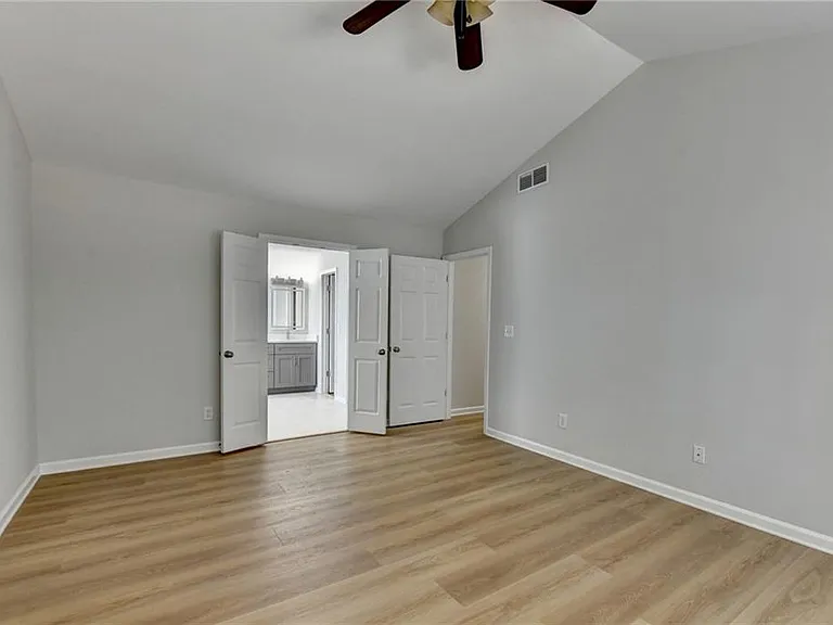 340 Waddington Trl — Photo 42