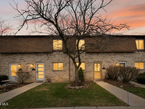 744 Fairway Dr APT 29, Wauseon, OH 43567