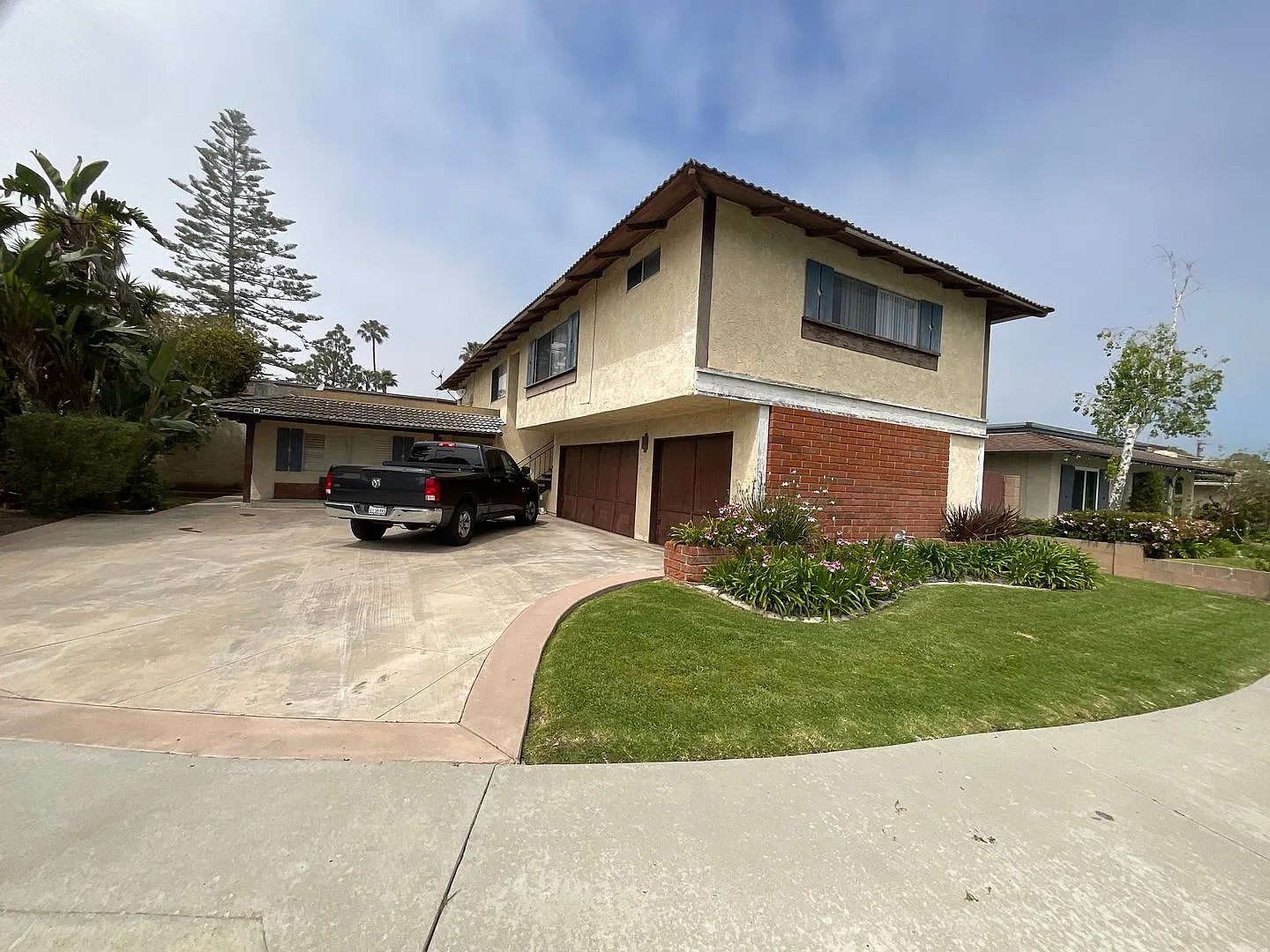 Legrande16581 — Photo 1