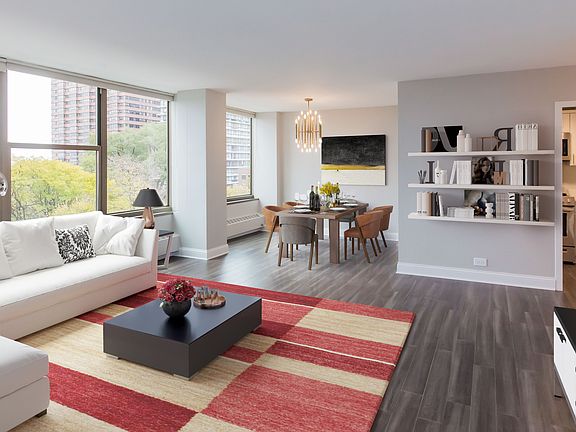 3rd image of 360 W Wellington Ave APT 6C