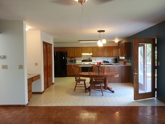 Wonderful sunfilled kitchen