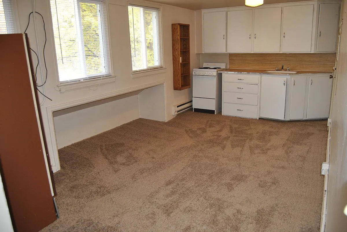 Building Photo - 220 H St #1A