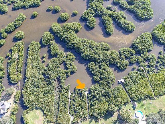 5th image of 7823 Bay Dr