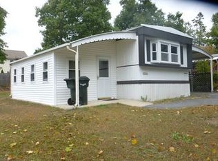 14 Lamplighter Ln, Springfield, MA 01119