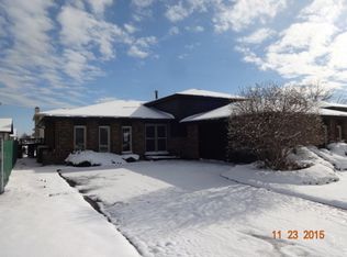 20067 Lake Lynwood Dr, Lynwood, IL 60411