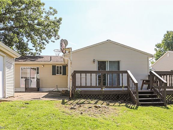 2nd image of 1012 Sunnywood Ln
