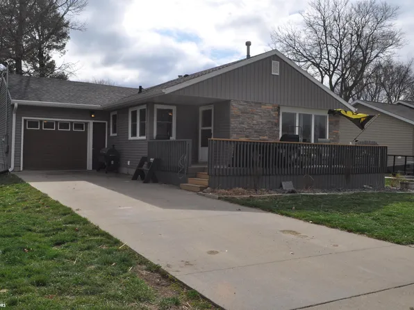 217 S Elm St, Carroll, IA 51401