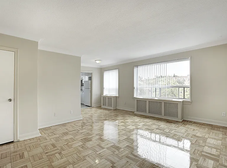 9 Crown Hill Pl — Photo 3