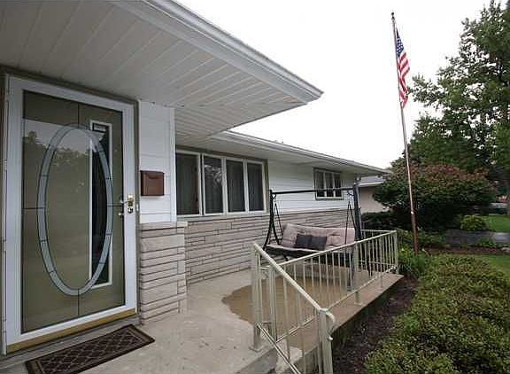 2nd image of 5211 Heritage Ln