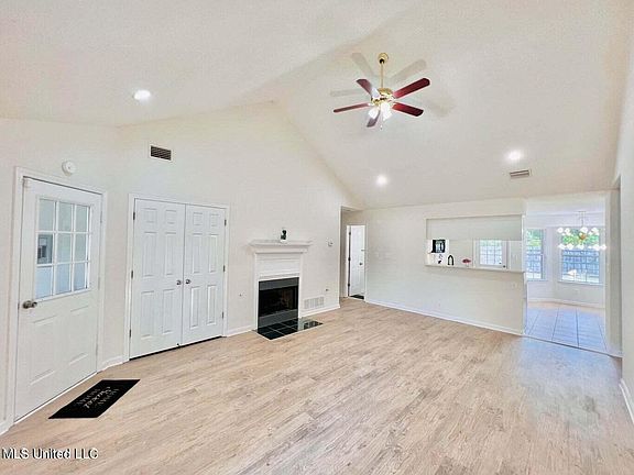 5th image of 3018 Caitlynn Cir N