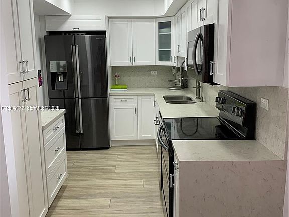 5th image of 20225 NE 34th Ct APT 1016
