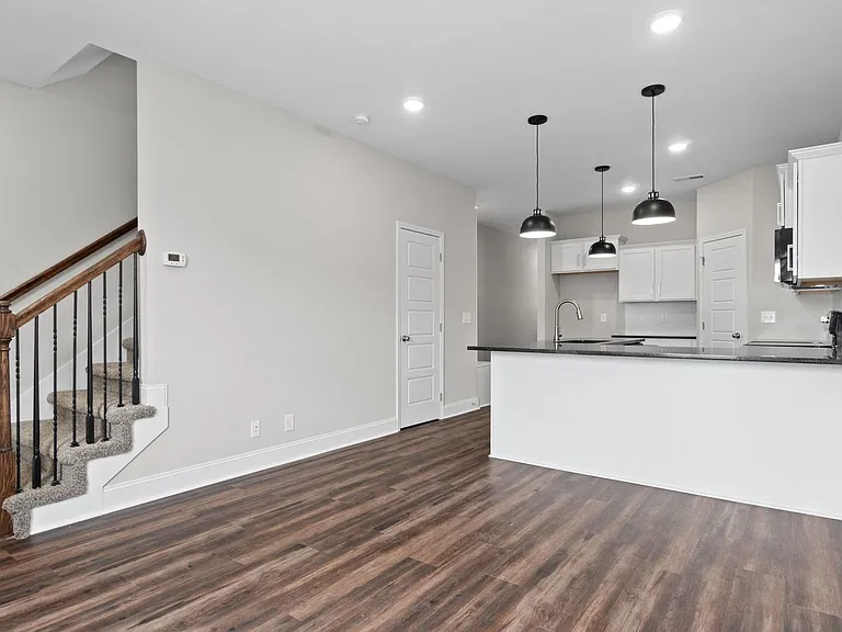 216C Drayton Dr — Photo 8