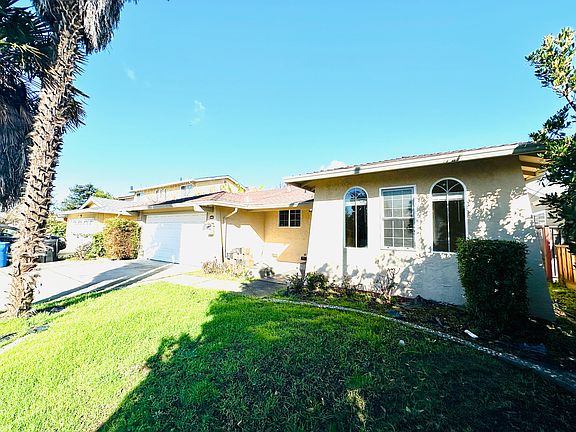 2nd image of 34822 Blackstone Way