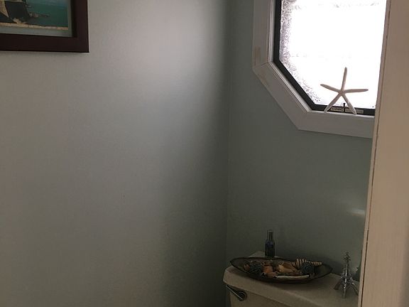 1/2 Bath