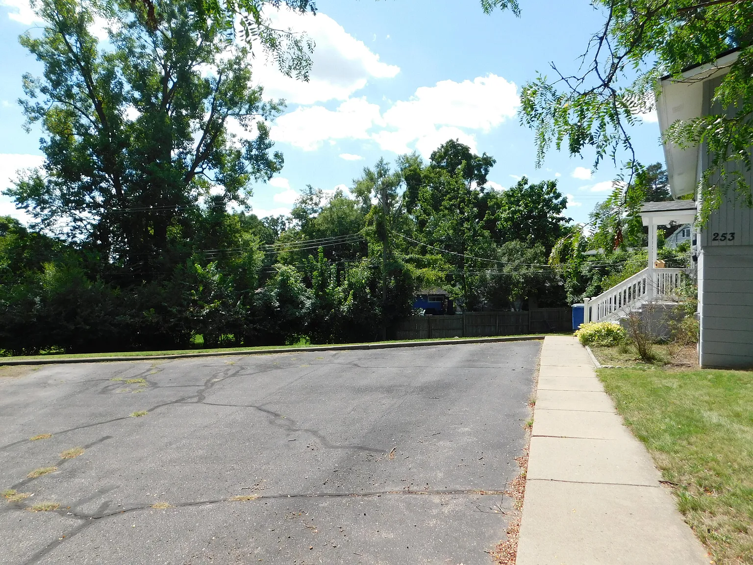 2 bed, 1.0 bath, 1824 sqft, $1,800 — Photo 3