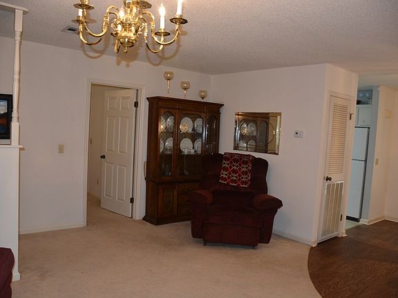 4th image of 1792 Highland Dr