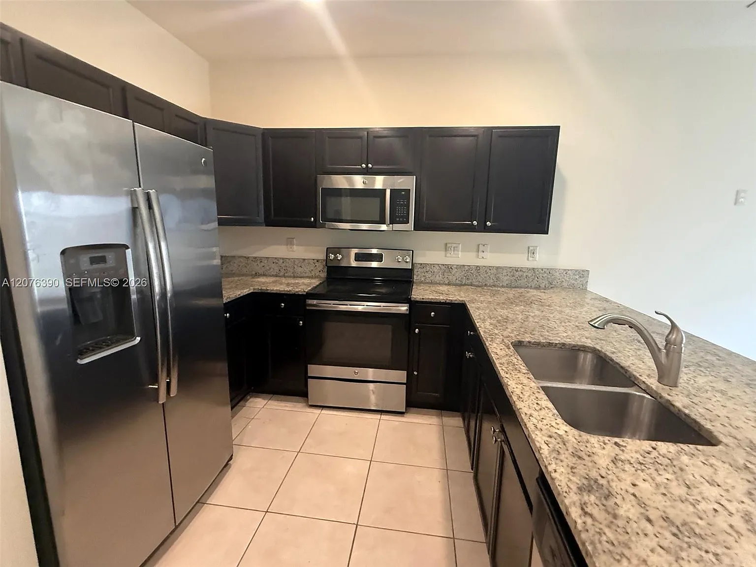 Coco Palm Estates — Photo 4