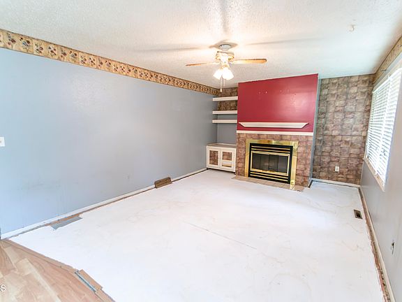 4th image of 4701 W Roughrider Cir