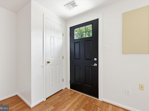 4th image of 1032 Staghorn Ave