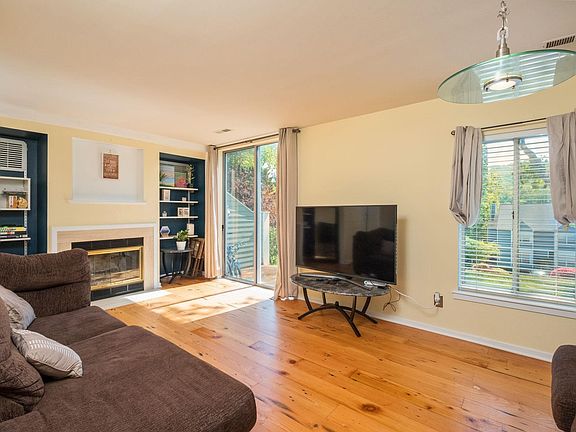 5th image of 1256 Maple View Dr