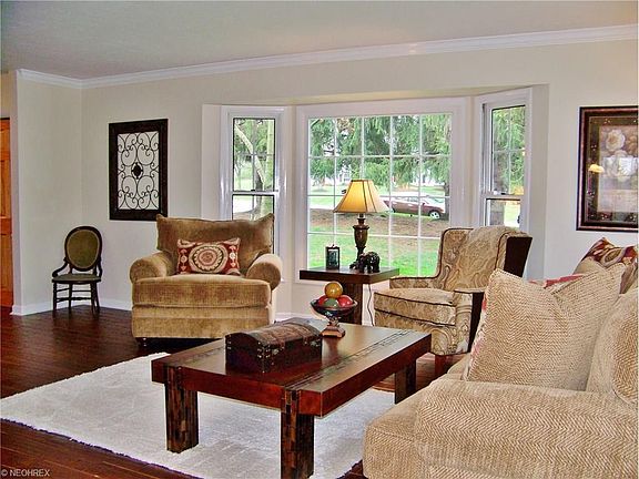 3rd image of 3234 Country Club Dr